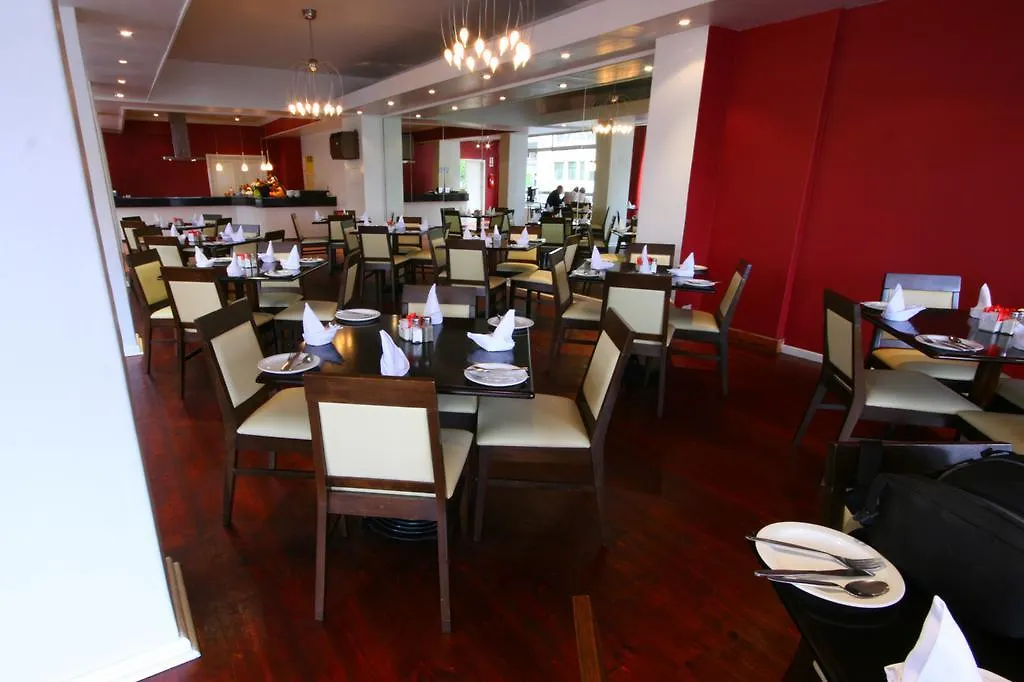 The Tulip Hotel & Conference Centre Kapstadt 2*,