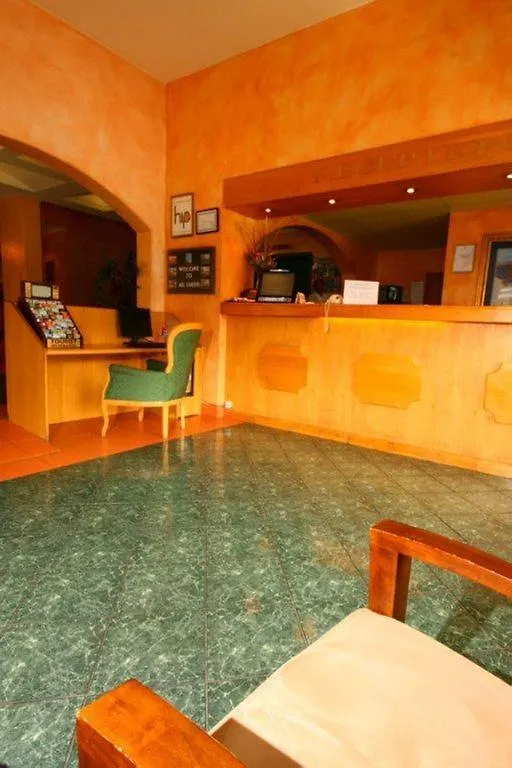 The Tulip Hotel & Conference Centre Ciudad del Cabo 2*,