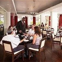 The Tulip Hotel & Conference Centre Cape Town 2*,